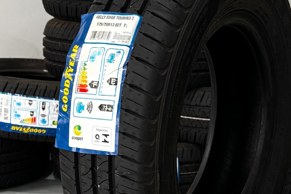 Pneus aro 13 novos à venda na Leffer Centro Automotivo